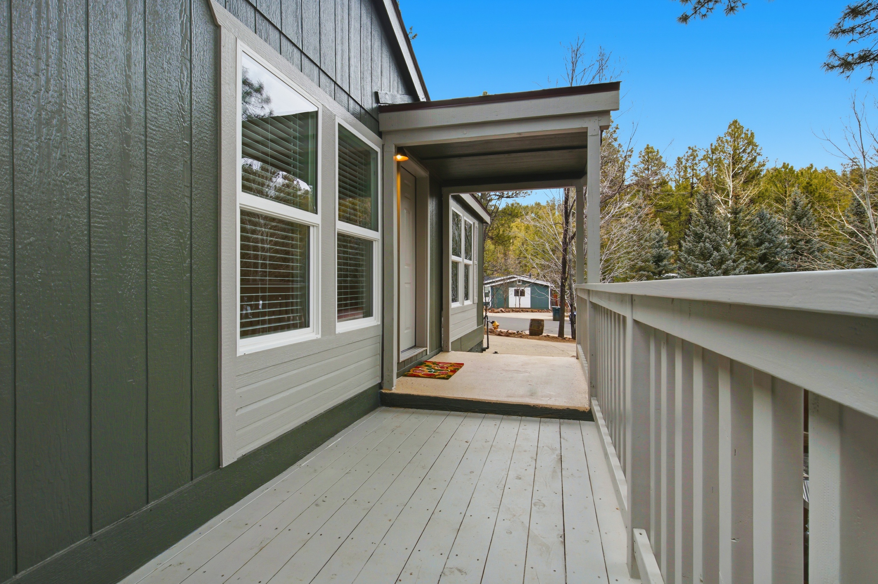 Adirondack — exterior