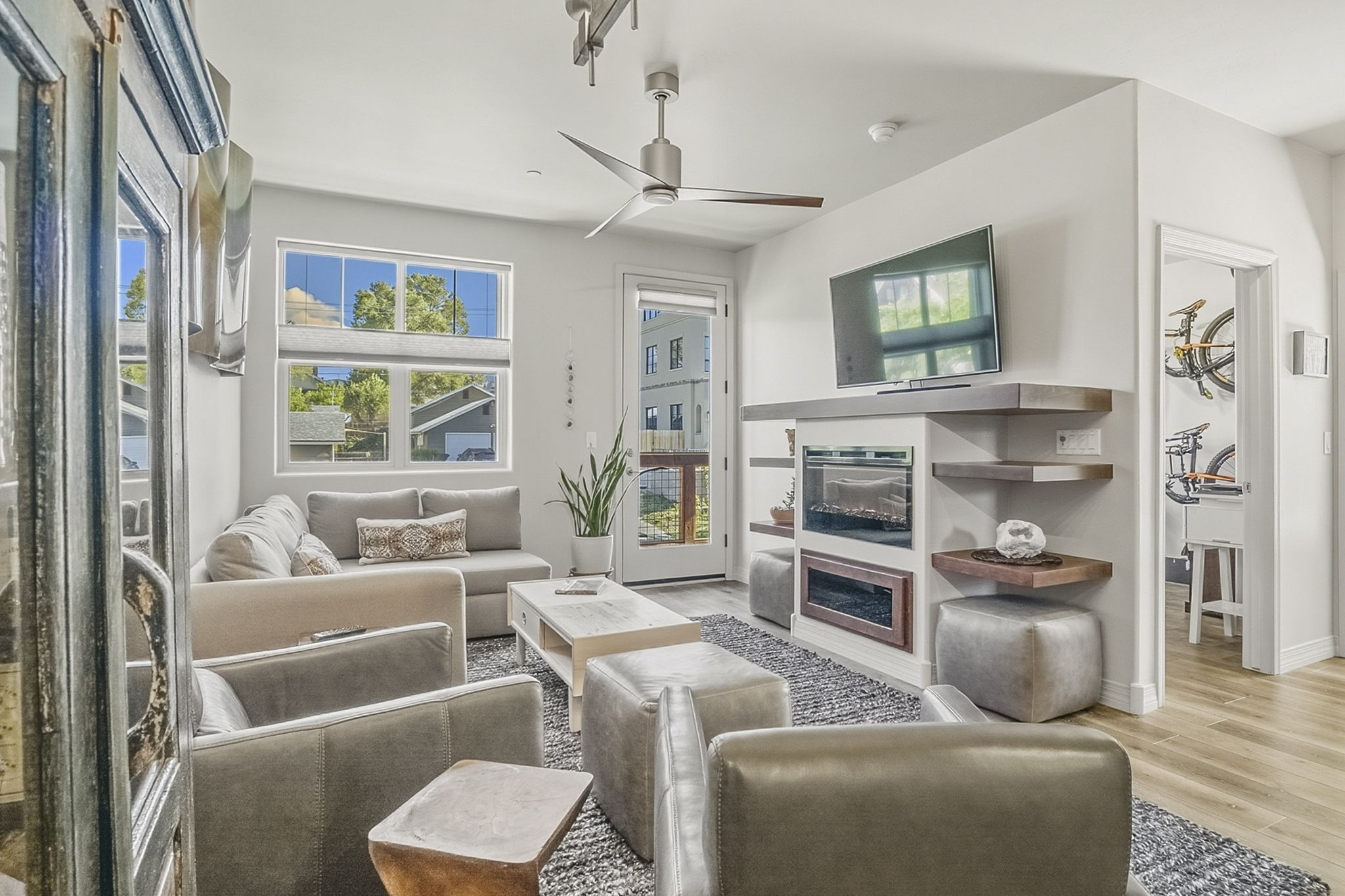 Dale Ave — living space